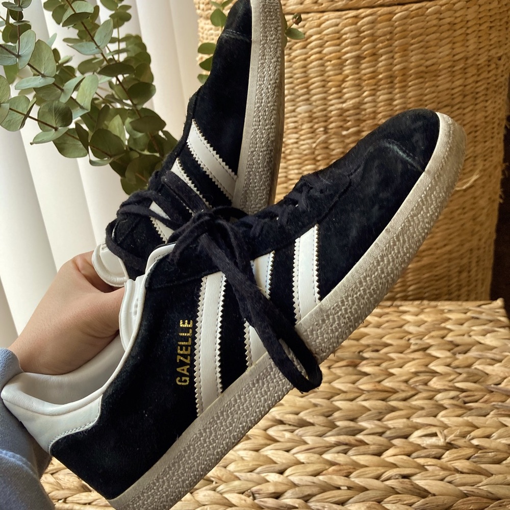 ADIDAS GAZELLE BLACK AND WHITE SNEAKERS